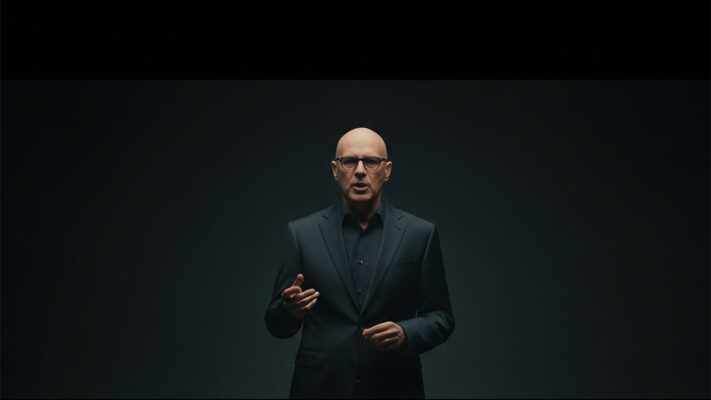 Узнайте, как улучшить свои навыки устной речи и заставить людей слушать. Эта статья раскрывает ключевые принципы и инструменты для "эффективное общение", включая основы убедительной речи, работу с голосом и важность осознанного слушания.