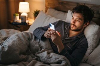 Телефон в постели: как соцсети незаметно крадут твою жизнь